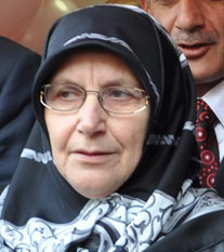 76 yaşındaki <b>Meliha Er</b>, yarın merkezde bulunan Şeyh Camii&#39;nde ikindi vakti ... - teyze