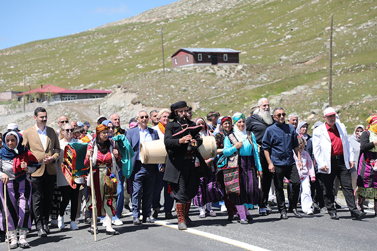 aa-20230805-31855902-31855895-rizede-eksioglu-vakfi-23-ovit-yayla-senligi-duzenlendi01.jpg