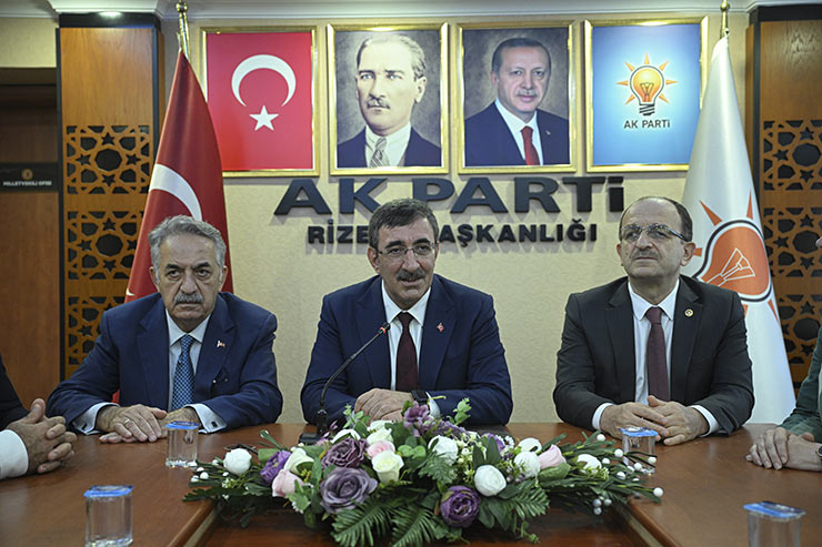 aa-20230908-32104588-32104585-cumhurbaskani-yardimcisi-yilmaz-rizede02.jpg