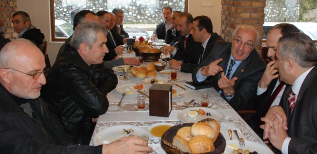 akp4.20120109223606.jpg