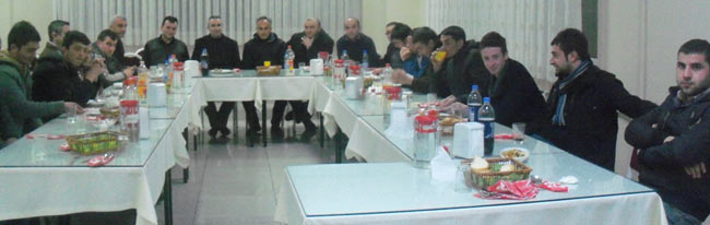 akparti1.20120315233559.jpg