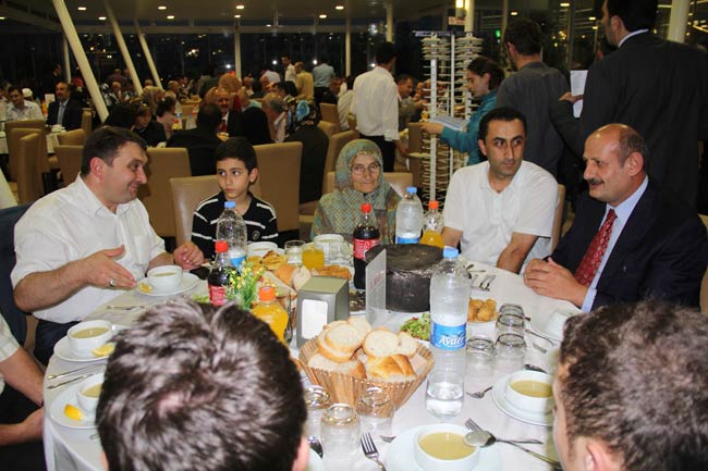 iftar1.20120815235552.jpg